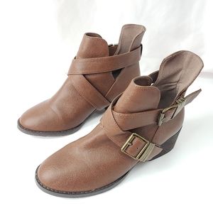 Breckelle's Brown Faux Leather Booties